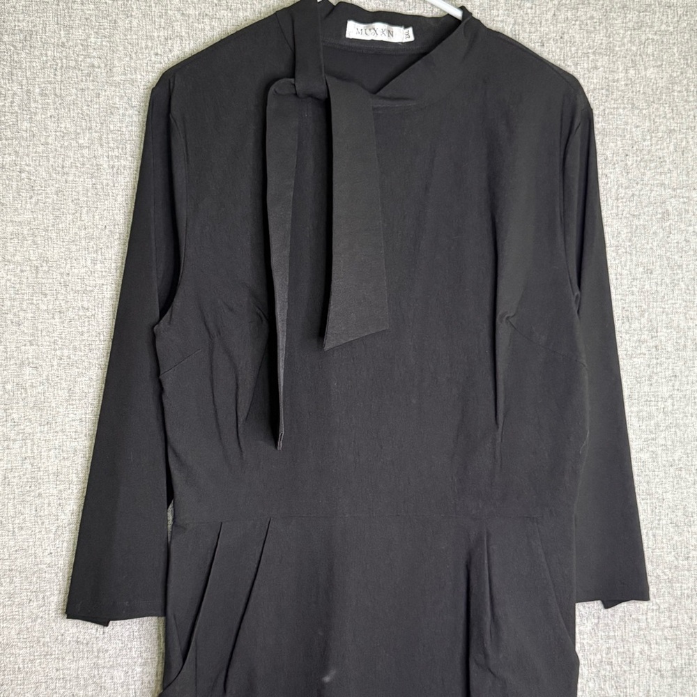 Muxxn Black Long Sleeve Tie Neck Stretch Sheath Cocktail Dress XL/1XL‎